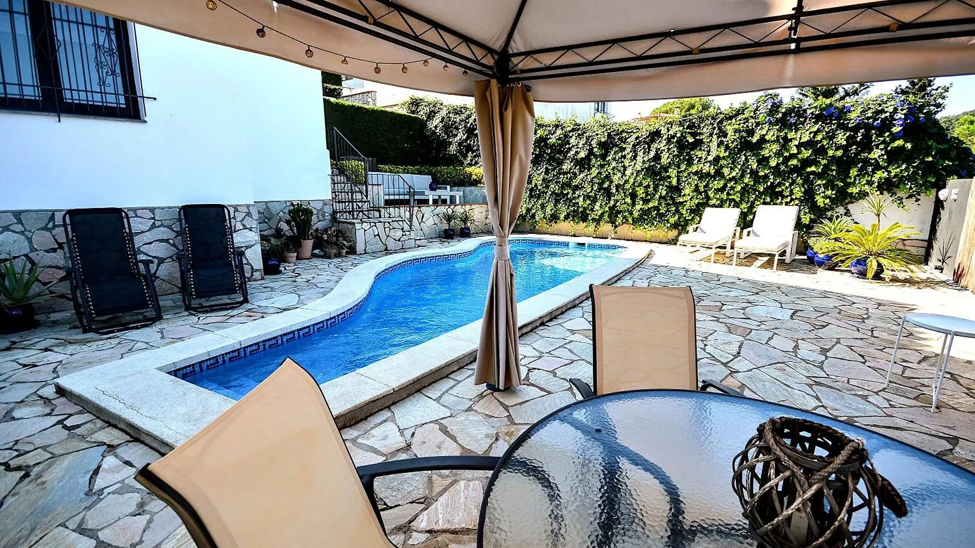 Casa Manzana Villa Calonge  Spain